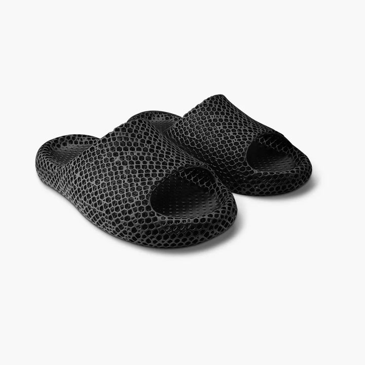 3DCL-product-black-3d-printed-slippers-4